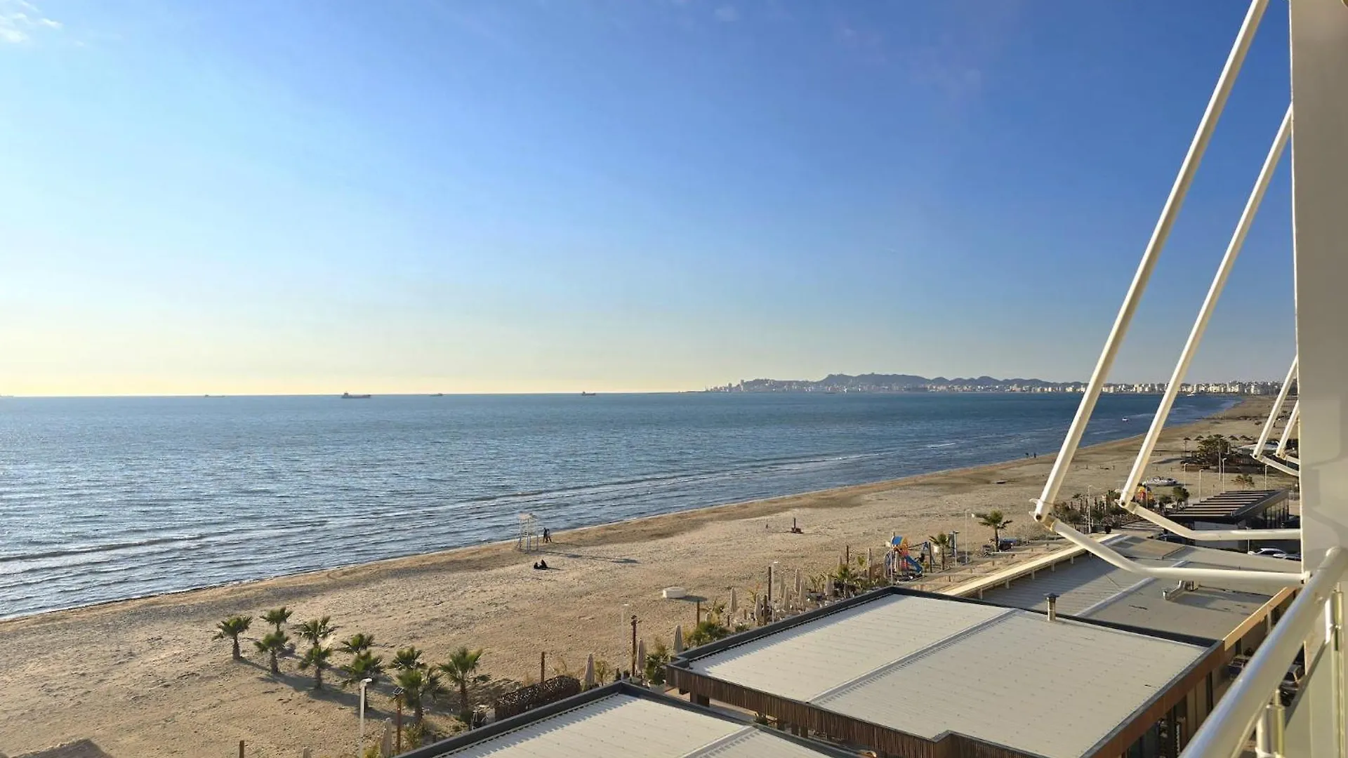 アパート Modern Beachfront Escape In Durr S ドゥラス